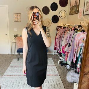 Gorlisha Sleeveless Sheath Dress in Black